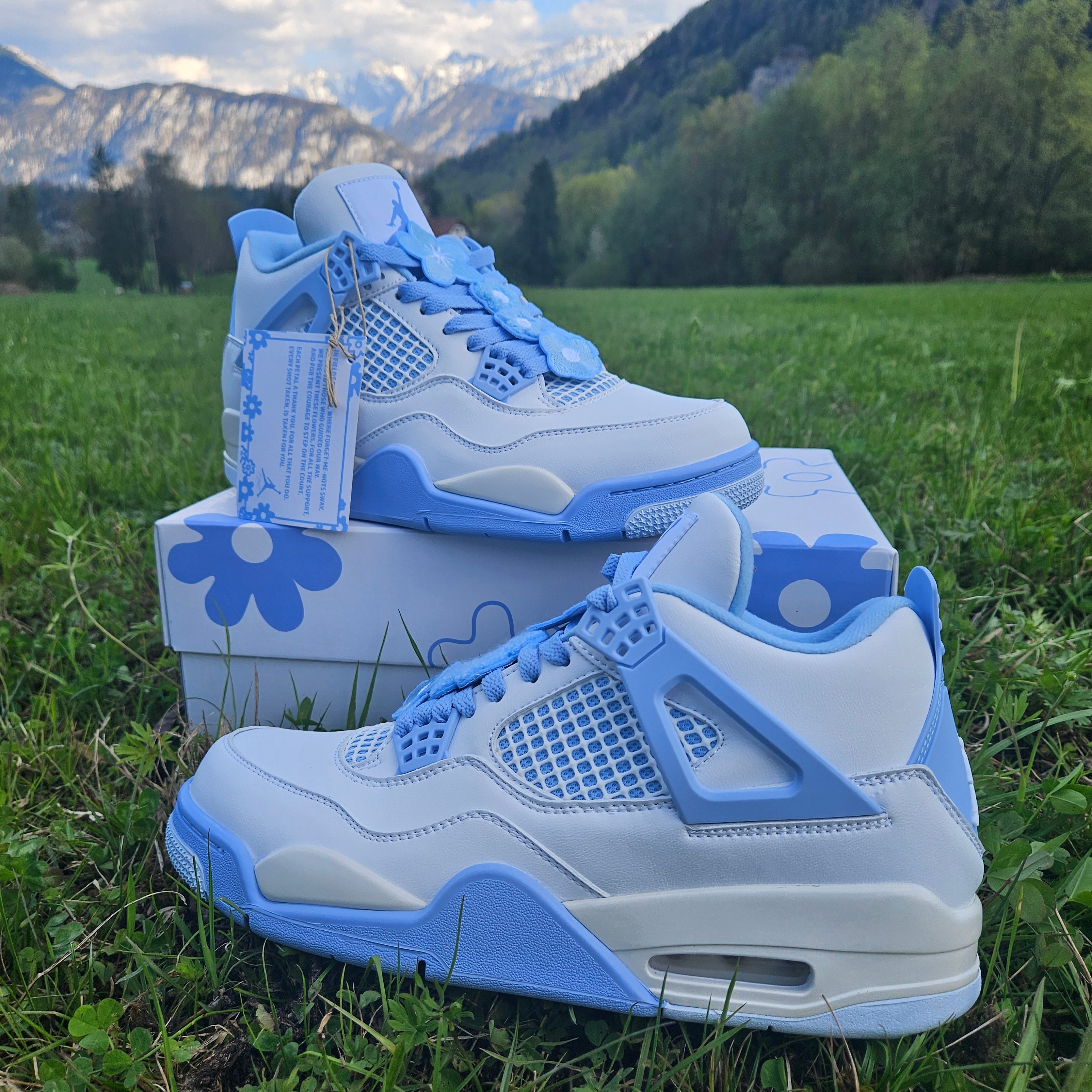 Jordan 4 Millitary Blue