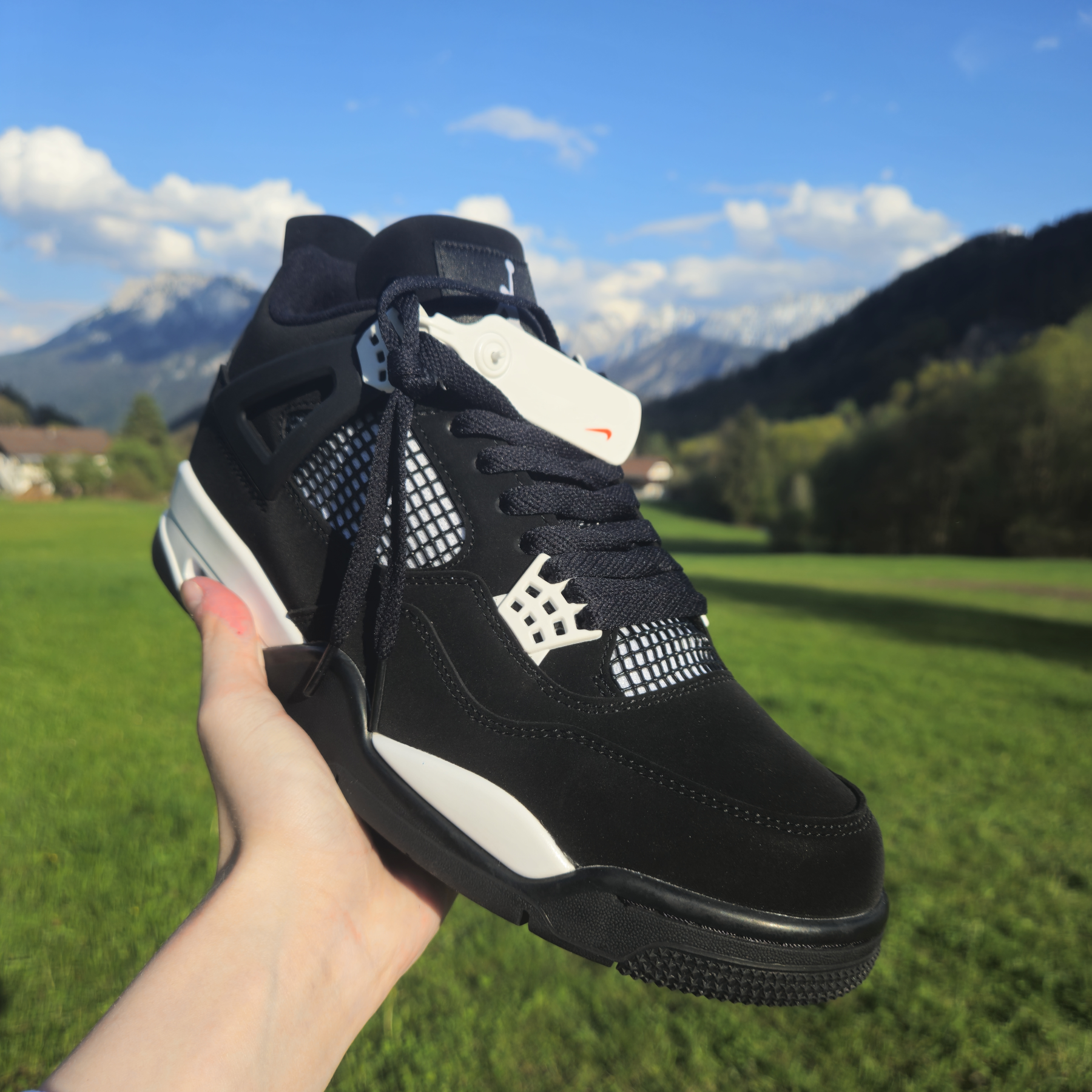 Jordan 4 Black White