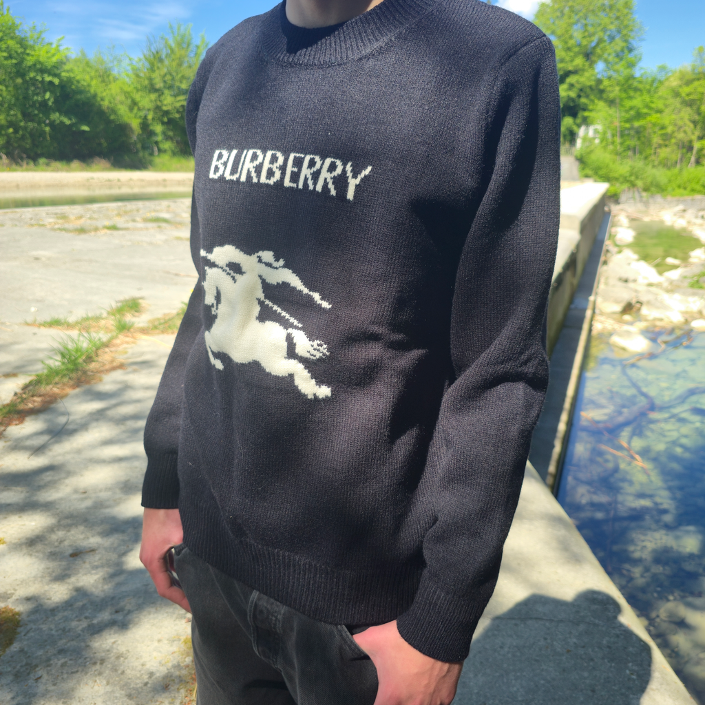 Berry Sweater Black