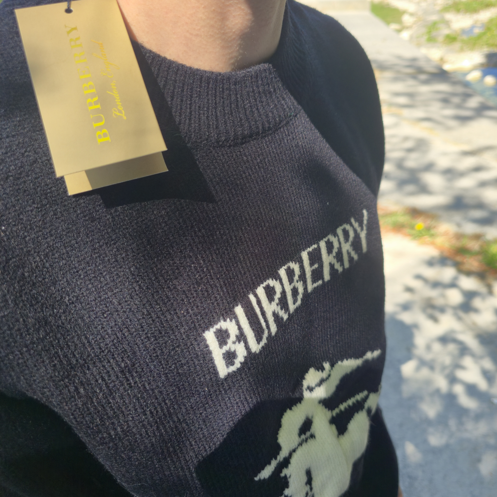 Berry Sweater Black
