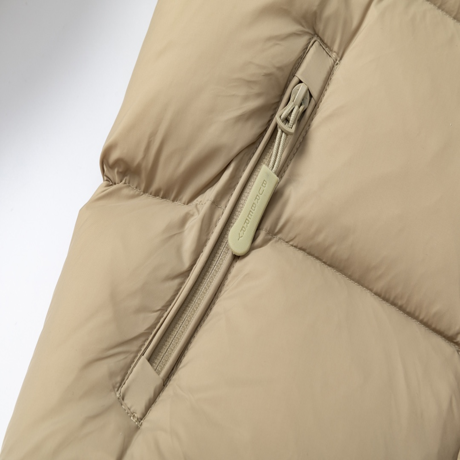 Burberri Puffer Jacket Beige